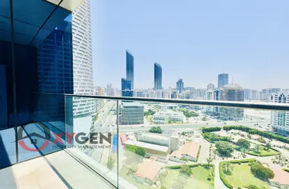 Apartment - 2 Bedrooms - 3 Bathrooms for rent in Wave tower - Corniche Road - Abu Dhabi