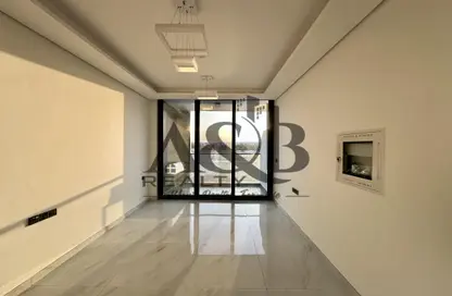 Apartment - 1 Bathroom for rent in Samana Golf Avenue - Dubai Studio City - Dubai