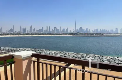 Villa - 5 Bedrooms - 6 Bathrooms for sale in Sur La Mer - La Mer - Jumeirah - Dubai