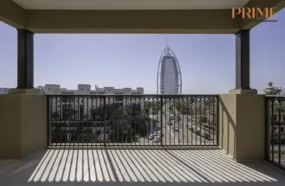 Apartment - 3 Bedrooms - 3 Bathrooms for sale in Lamtara 1 - Madinat Jumeirah Living - Umm Suqeim - Dubai