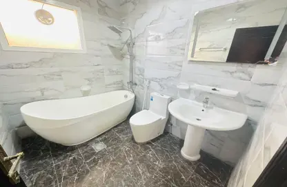 Villa - 1 Bathroom for rent in Al Dhafrah Street - Al Mushrif - Abu Dhabi