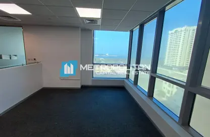 Office Space - Studio - 4 Bathrooms for rent in CI Tower - Cornich Al Khalidiya - Al Khalidiya - Abu Dhabi