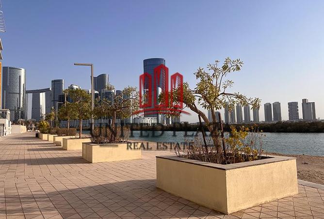 Retail - Studio for rent in Reem Five - Shams Abu Dhabi - Al Reem Island - Abu Dhabi