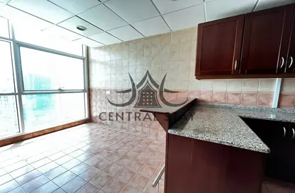 Apartment - 4 Bedrooms - 5 Bathrooms for rent in Baynuna Tower 2 - Corniche Road - Abu Dhabi