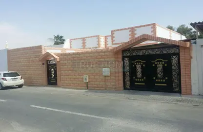 Bungalow - 4 Bedrooms - 5 Bathrooms for sale in Al Hazana - Al Riqqa - Sharjah