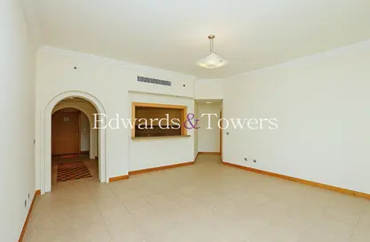 Apartment - 2 Bedrooms - 3 Bathrooms for rent in Al Shahla - Shoreline Apartments - Palm Jumeirah - Dubai