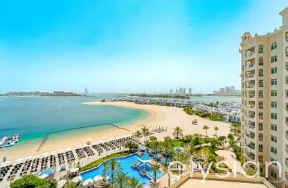 Apartment - 1 Bedroom - 2 Bathrooms for rent in Al Nabat - Shoreline Apartments - Palm Jumeirah - Dubai