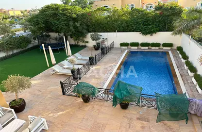 Villa - 5 Bedrooms - 6 Bathrooms for rent in Legacy - Jumeirah Park - Dubai