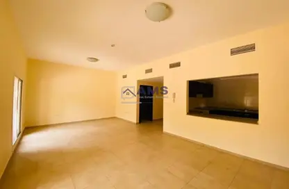 Apartment - 3 Bedrooms - 3 Bathrooms for sale in Al Thamam 02 - Al Thamam - Remraam - Dubai