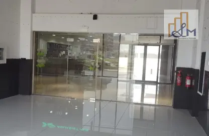 Retail - Studio - 1 Bathroom for rent in Midtown Central Majan - Majan - Dubai