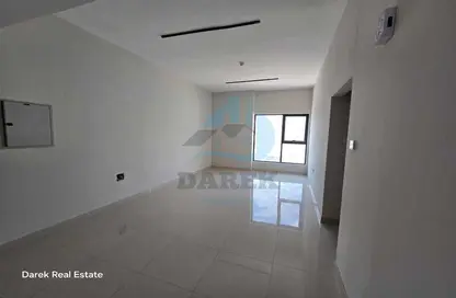 Apartment - 2 Bedrooms - 2 Bathrooms for rent in Gulfa Towers - Al Rashidiya 1 - Al Rashidiya - Ajman