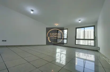 Empty Room image for: Apartment - 3 Bedrooms - 4 Bathrooms for rent in Noura Al Futtaim Building - Tourist Club Area - Abu Dhabi, Image 1