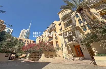 Apartment - 2 Bedrooms - 3 Bathrooms for sale in Kamoon 1 - Kamoon - Old Town - Dubai