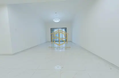 Apartment - 2 Bedrooms - 3 Bathrooms for rent in Titanium Tower - Al Karama - Dubai