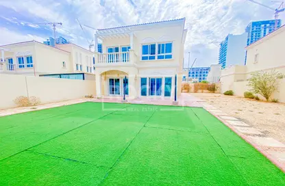 Villa - 2 Bedrooms - 4 Bathrooms for rent in District 16 - Jumeirah Village Circle - Dubai