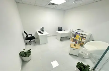 Business Centre - Studio - 1 Bathroom for rent in Aspin Tower - Sheikh Zayed Road - Dubai