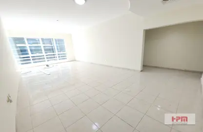 Apartment - 3 Bedrooms - 4 Bathrooms for rent in Hamdan Street - Abu Dhabi