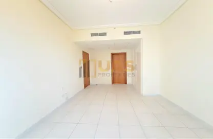 Apartment - 2 Bedrooms - 2 Bathrooms for rent in 21st Century Tower - Sheikh Zayed Road - Dubai