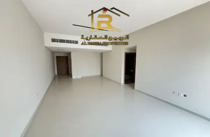 Apartment - 2 Bedrooms - 2 Bathrooms for rent in Gulfa Towers - Al Rashidiya 1 - Al Rashidiya - Ajman