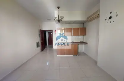 Apartment - 1 Bathroom for rent in Muwaileh 3 Building - Muwaileh - Sharjah