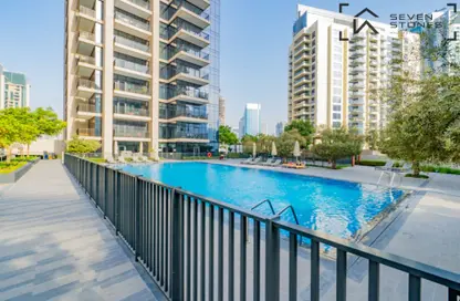 Apartment - 2 Bedrooms - 2 Bathrooms for sale in Boulevard Crescent Tower 1 - BLVD Crescent - Downtown Dubai - Dubai