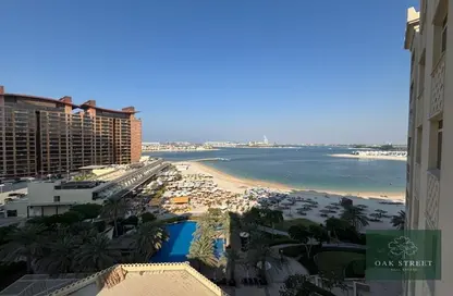 Apartment - 3 Bedrooms - 4 Bathrooms for rent in Al Msalli - Shoreline Apartments - Palm Jumeirah - Dubai