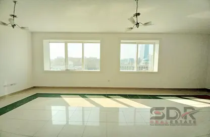 Apartment - 4 Bedrooms - 4 Bathrooms for rent in Tessco Building - Electra Street - Abu Dhabi