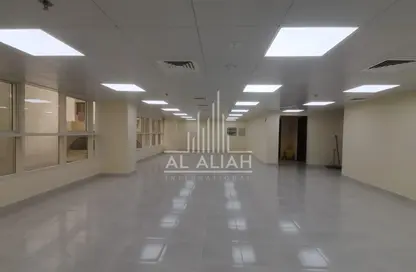 Office Space - Studio - 1 Bathroom for rent in Khalifa Street - Abu Dhabi