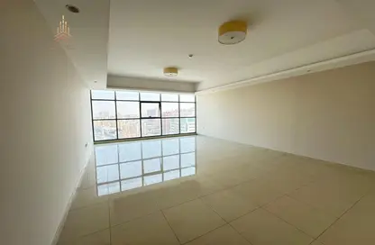 Apartment - 3 Bedrooms - 4 Bathrooms for rent in Gulfa Towers - Al Rashidiya 1 - Al Rashidiya - Ajman