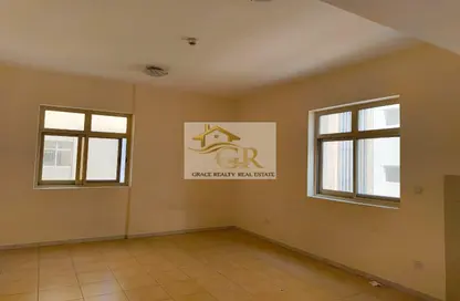 Apartment - 1 Bathroom for rent in Abdul Rahim Mohd Al Zarooni Building - Mankhool - Bur Dubai - Dubai