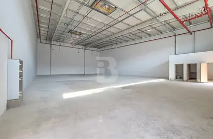 Warehouse - Studio for rent in M-45 - Mussafah Industrial Area - Mussafah - Abu Dhabi