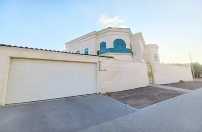 Villa - 4 Bedrooms - 6 Bathrooms for rent in Al Sarooj - Al Ain