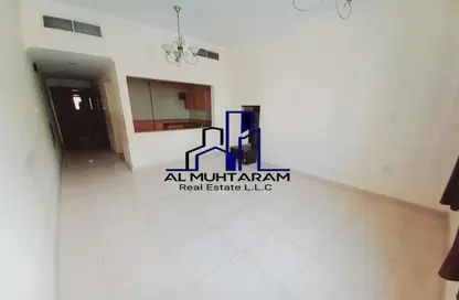 Apartment - 1 Bathroom for rent in SG Muwaileh Building - Muwaileh - Sharjah