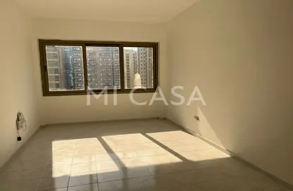 Apartment - 1 Bedroom - 1 Bathroom for rent in Mina Road - Tourist Club Area - Abu Dhabi