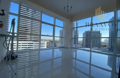 Apartment - 2 Bedrooms - 2 Bathrooms for rent in Oasis Tower 1 - Dubai Sports City - Dubai