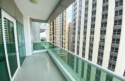 Apartment - 1 Bedroom - 2 Bathrooms for sale in Marina Pinnacle - Dubai Marina - Dubai