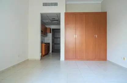 Apartment - 1 Bathroom for rent in Ritaj M - Ritaj (Residential Complex) - Dubai Investment Park (DIP) - Dubai