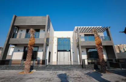 Villa - 5 Bedrooms - 7 Bathrooms for sale in Al Merief - Khalifa City - Abu Dhabi