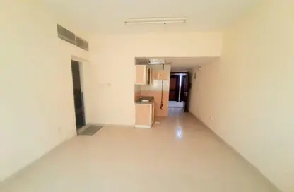 Apartment - 1 Bathroom for rent in Al Butina B - Al Butina - Sharjah