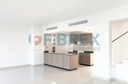 Kitchen image for: Villa - 3 Bedrooms - 4 Bathrooms for rent in Manazel Al Reef 2 - Al Samha - Abu Dhabi, Image 1