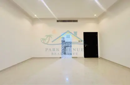 Apartment - 1 Bathroom for rent in Al Mushrif - Abu Dhabi