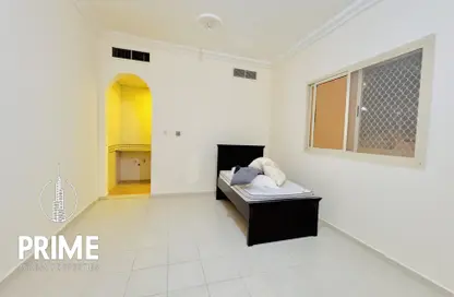 Apartment - 1 Bathroom for rent in Al Karamah - Abu Dhabi