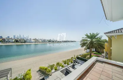 Villa - 5 Bedrooms - 6 Bathrooms for sale in Garden Homes Frond L - Garden Homes - Palm Jumeirah - Dubai