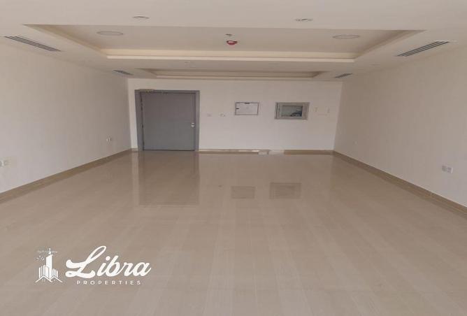 Office Space - Studio - 1 Bathroom for sale in Tamani Art Tower - Business Bay - Dubai