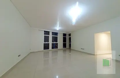 Apartment - 3 Bedrooms - 4 Bathrooms for rent in United Square - Al Khalidiya - Abu Dhabi