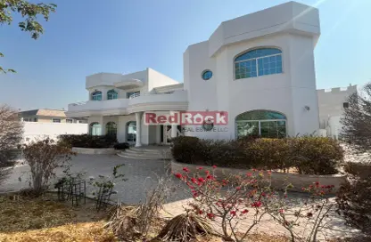 Villa - Studio - 6 Bathrooms for rent in Al Safa - Dubai