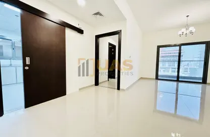 Apartment - 1 Bedroom - 2 Bathrooms for rent in Jumeirah Garden City - Al Satwa - Dubai