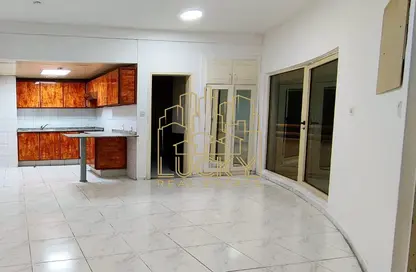 Apartment - 1 Bathroom for rent in Al Hamriya - Bur Dubai - Dubai