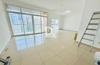 Apartment - 3 Bedrooms - 5 Bathrooms for rent in Emerald Tower - Khalifa Street - Abu Dhabi