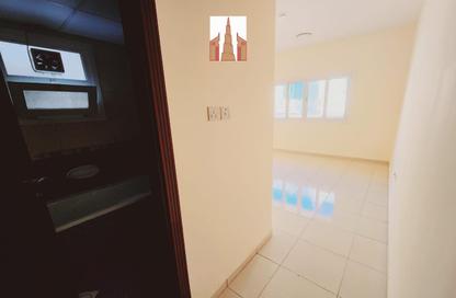 Apartment - 1 Bedroom - 2 Bathrooms for rent in Muwailih Building - Muwaileh - Sharjah